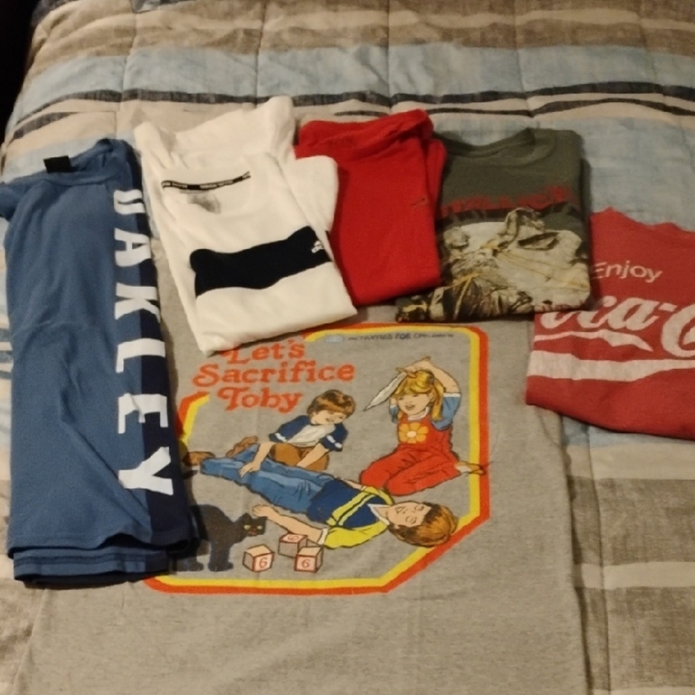 Bundle Of 6 Graphic Tees Various Sizes